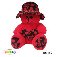 عروسک خرس قرمز کلاه دار